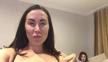 Les filles nues sont des vidéos amateurs faites maison s’amuser comme les meilleures stars du porno professionnelles 70