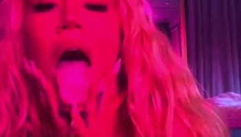 Sexy Iggy Azalea Onlyfans Leaked Video Teasing on Bed