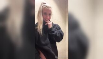 abbylynnxxx flashing in public bathroom