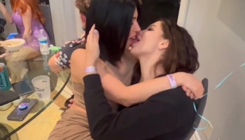 Top Alinity Fandy Lesbian French Kiss PPV Onlyfans Tape Leaked