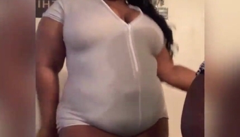 NiaMilkMarie is showing off in public and that stuff is simply unforgettable