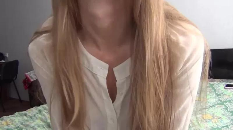 Olesya masturbate her wet anal and pussy