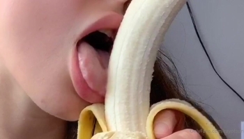 Rayofsun Gets Horny And Sucking Banana Onlyfans Leaked Video