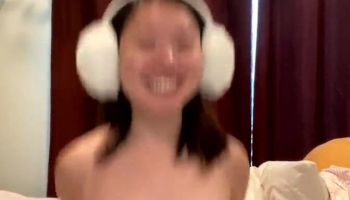 Zhouschmo Asian Cutie Wanna Bounces on a Cock So Bad Onlyfans Video