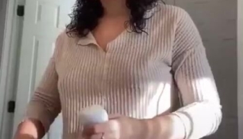 Ash.kaashh Hot Model Nipple Slip While Streaming Instagram Video