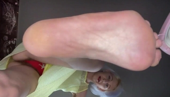 Foot fetish pleasure featuring a pair of hot feet in a free porn movie