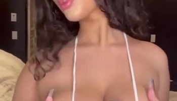 Hot4lexi Sexy Babe Dirty Talks And Playing With Tits OnlyFans Video