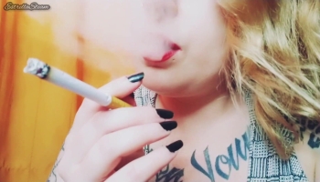 Redlips - a chubby amateur smoking fetish video with Estrella Steam