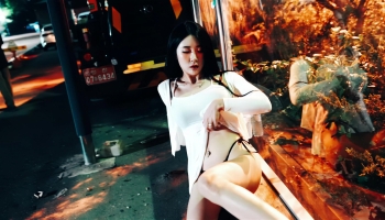 Korean Bomi (Girl Crush) KPop Shows her Puffy Tits and Amazing Figure at Public Video