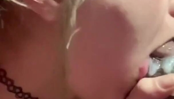 Hot snowbunny making her black friend cum so good and cleans up the mess with lots of passion.