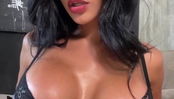 Malejandraq Spread Legs to Drips her Juicy Pussy with a Dildo Onlyfans Video