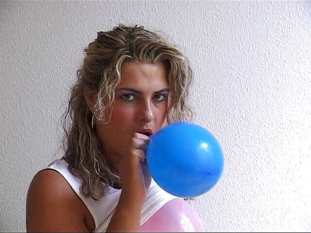 Various fetishes & abuses: Busty blonde babe loves playing with balloons –  – Lucky Cooch