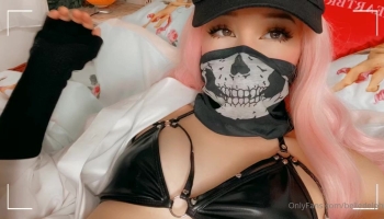 Belle Delphine Plays With Her Pussy In Cosplay