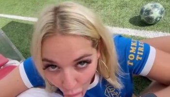 Nobody can do what this blonde can with a hard cock in public