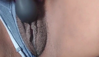 Watch this horny ebony MILF get up and cum hard with her vibrator