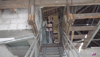 Casting-Analfick auf der Baustelle mit deutschem Luder