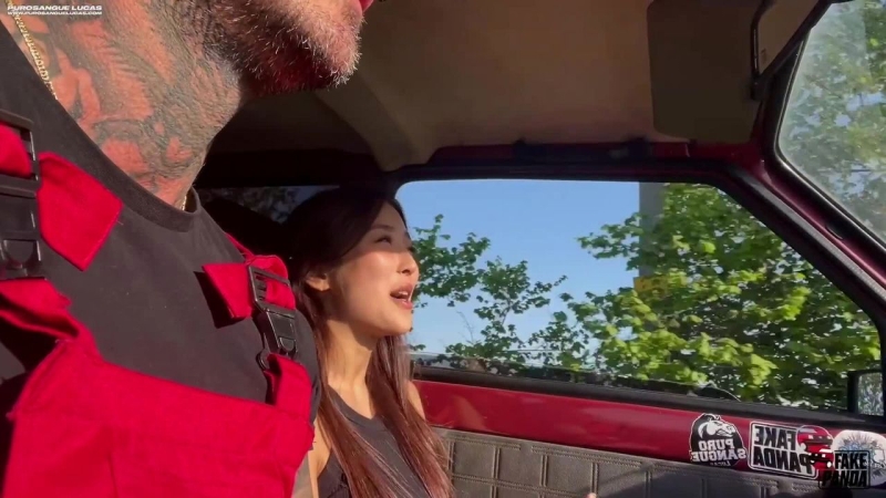 Emiri Momota baise le chauffeur de taxi pour payer la course