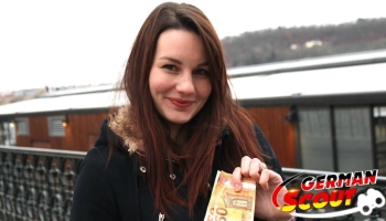 Brünettes deutsches Strapsgirl lässt sich für Geld beim Casting poppen