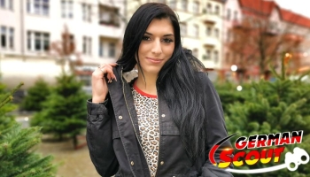 Schwarzhaarige Kristal Amore beim deutschen Casting gevögelt