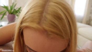 Chez Fapello il a une winggril incroyable qui l’aide à se faire baiser