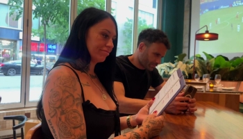Date perdu pour Fanny se termine en baise avec son coloc à la maison