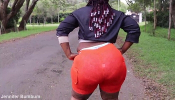 Fat ebony with red  hair and dreads is working outside and her huge ass is shaking
